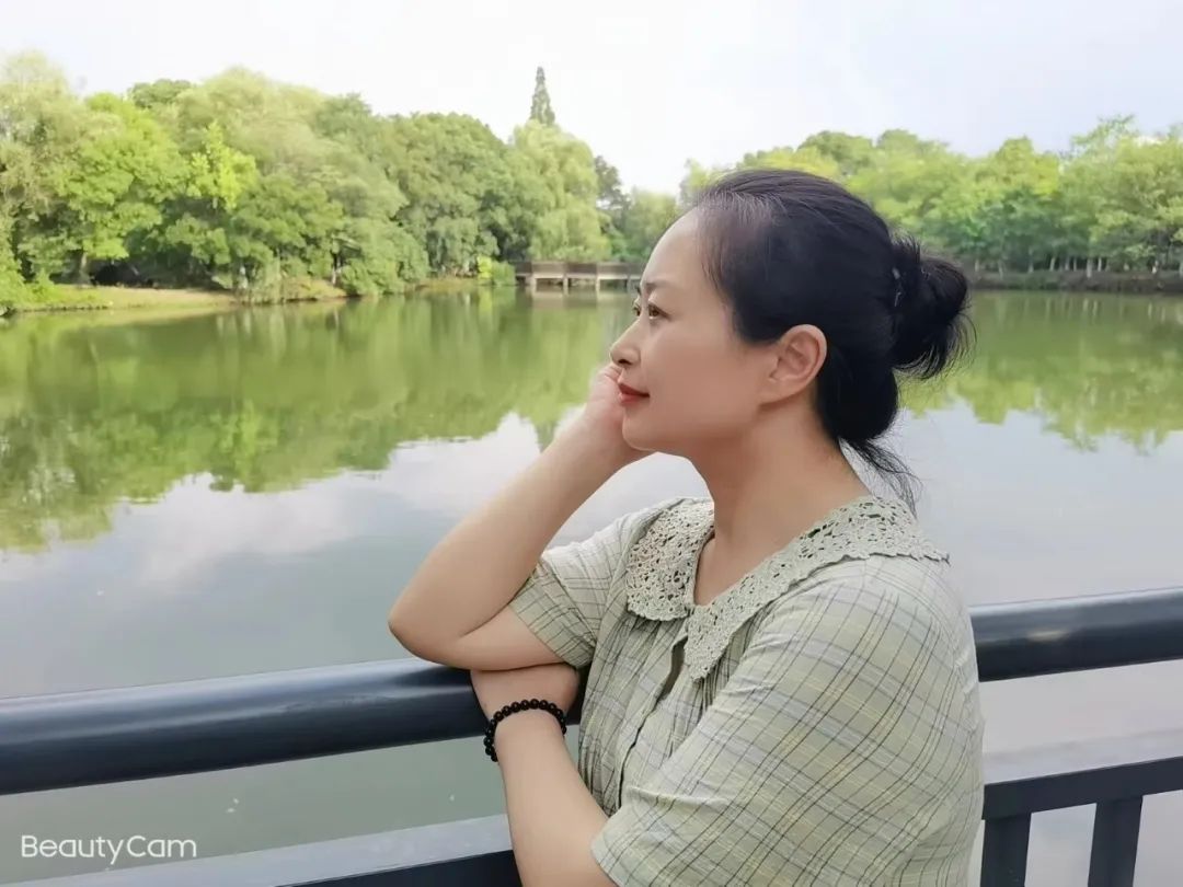 印刷机印钱视频_印钱机器多少钱一台_包装盒印刷机多少钱一台